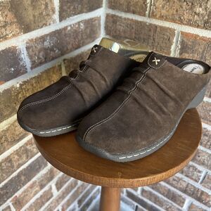 Bare Traps Womens Sz 10M Brown Suede "Keeper" Leather Mule Clog W/ 1.5" Heel